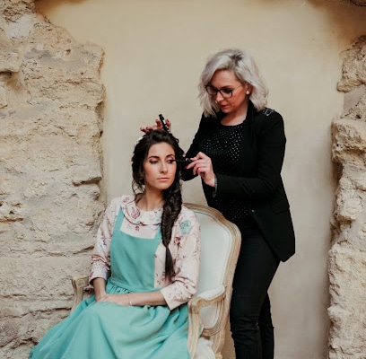 fotografía  Peluquería Tamara Domínguez Peluquería en Setenil de las Bodegas