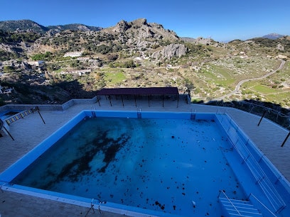 fotografía  Piscina Municipal El Tajo Grazalema Piscina pública en Grazalema