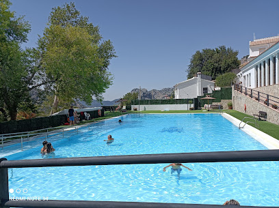 fotografía  Piscina pública Benaocaz Piscina en Benaocaz