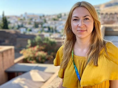 Polski przewodnik po Alhambrze i Granadzie w Andaluzji • Gosia Granada Guide Turoperador