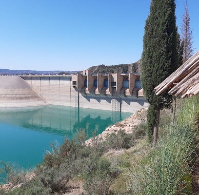 Presa Negratín Lugar de interés histórico