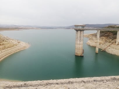 fotografía  Presa de Guadalcacín Zona de senderismo en San José del Valle