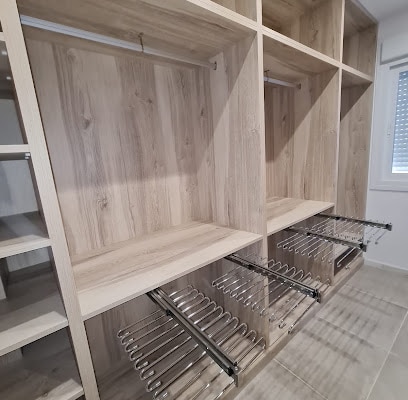 fotografía Puertas Motos S.L. Proveedor de puertas en Chiclana de la Frontera