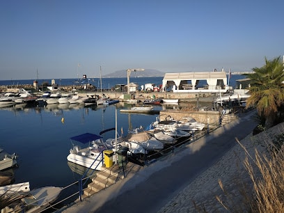 Puerto Deportivo el Candado Puerto deportivo