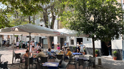 RESTAURANTE LOS NAZARÍES PLAZA LARGA Bar restaurante