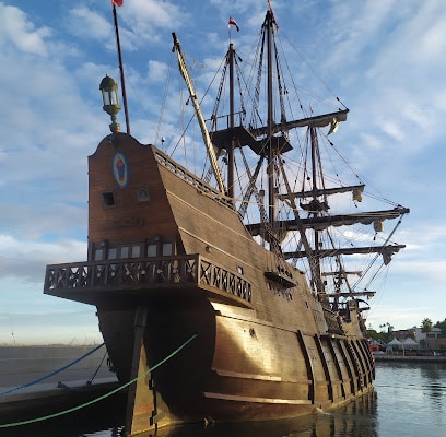 fotografía  Real Club Náutico de Algeciras Puerto deportivo en Algeciras