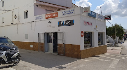 fotografía  Recambios Trujillo Tienda de repuestos para automóviles en Conil de la Frontera