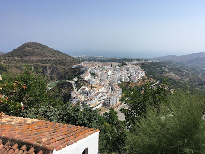 Restos del Castillo de Lizar Lugar de interés histórico