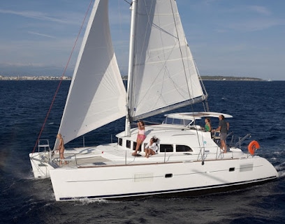 Royal Catamarán Servicio de alquiler de embarcaciones