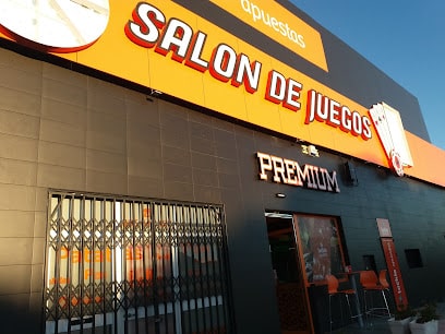 fotografía  SALÓN DE JUEGOS Y APUESTAS DEPORTIVAS PREMIUM Cafetería en Los Barrios