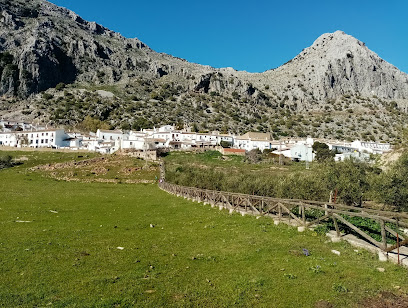 fotografía  Sima de Villaluenga Zona de senderismo en Villaluenga del Rosario