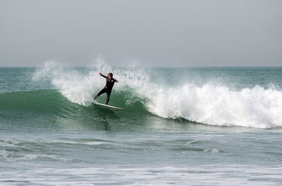 fotografía  Slow Escuela de Surf Escuela de surf en Cádiz