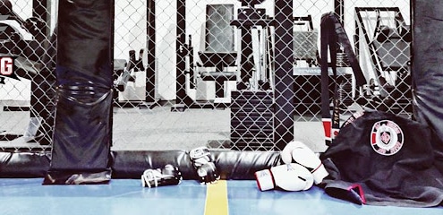 Strong Fight And Fitness Gimnasio