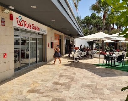 fotografía  Supermercados Ruiz Galan Tienda de ultramarinos en La Línea de la Concepción