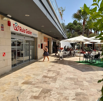 fotografía  Supermercados Ruiz Galan Tienda de ultramarinos en La Línea de la Concepción