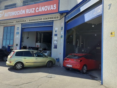 fotografía  Taller AXA Calidad - AUTOMOCION RUIZ CANOVAS Taller de chapa y pintura en Algeciras