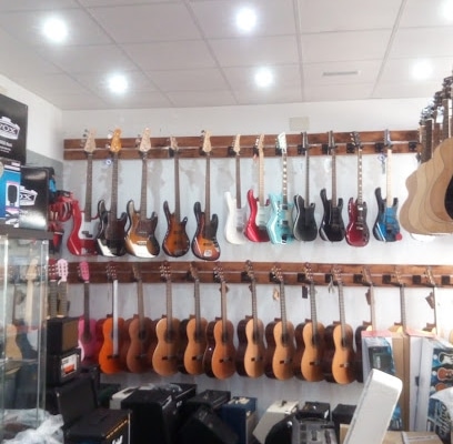 fotografía VIAN MUSIC Tienda de instrumentos musicales en Ubrique