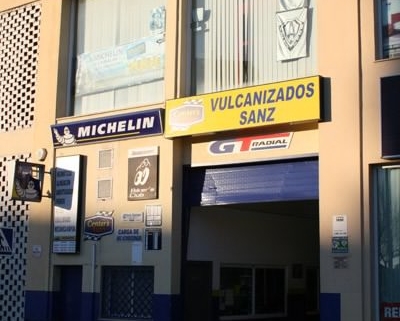 fotografía  vulcanizados Sanz Tienda de motocicletas en Jerez de la Frontera